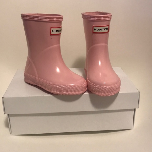 Hunter Other - Hunter boots size 6 us in pink